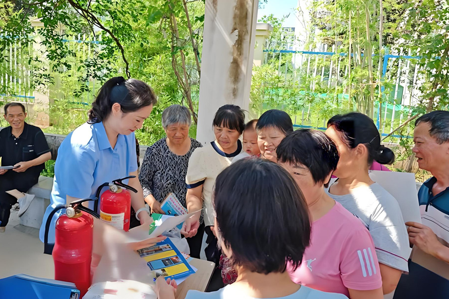 筑牢安全防線！正誠(chéng)智服“安全宣傳咨詢(xún)?nèi)铡?   活動(dòng)守護(hù)萬(wàn)家平安